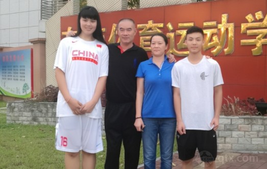 赛事直播-李月如和杰夫是什么关系？我的弟妹和老师都是由丁指导的