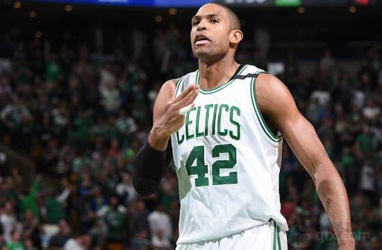 赛事直播-绿军进入NBA总决赛球员霍福德的合同保证下赛季增加500万