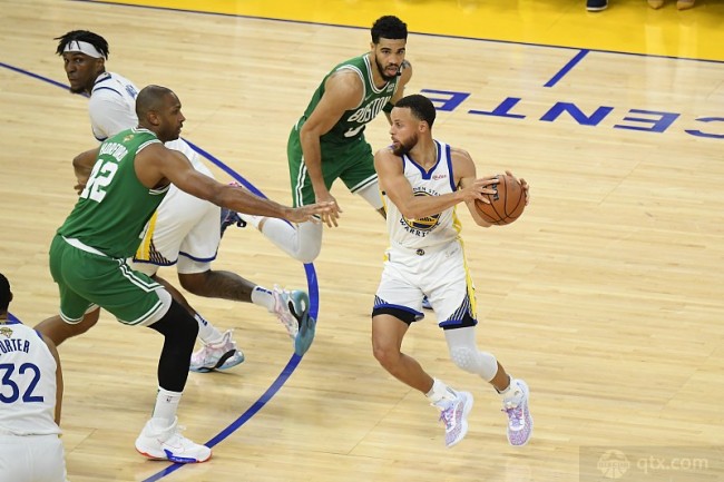 赛事直播-nba比赛今天勇士108-120凯尔特人霍福德26分 库里34分