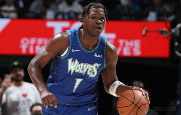 赛事直播-爱德华兹用自己的位置代替乔丹入选NBA历史最佳阵容 引发争议