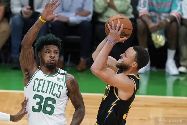赛事直播-nba今日最新战报勇士107-97凯尔特人库里43分10篮板 双方的总比分来到2-2