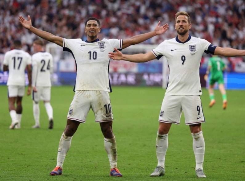 英格兰欧洲杯决赛球衣揭晓：白色战袍上阵