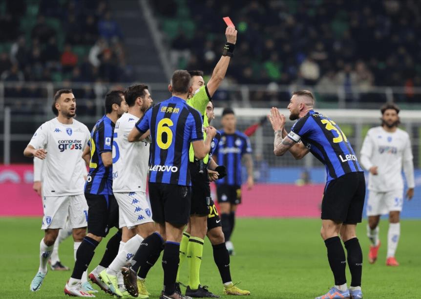 歐冠烽火中,那不勒斯的跌宕征程